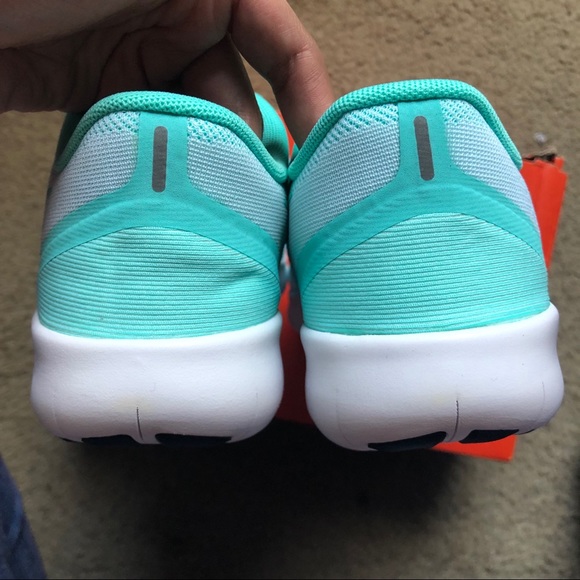 Grade School Nike Free Run - Picture 4 of 4